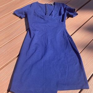 Lulu's v-neck mini dress: asymmetrical cut